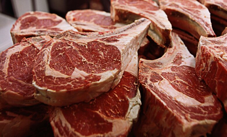 Comment faire vieillir à sec et à l'humidité un grand steak | Troovez.com