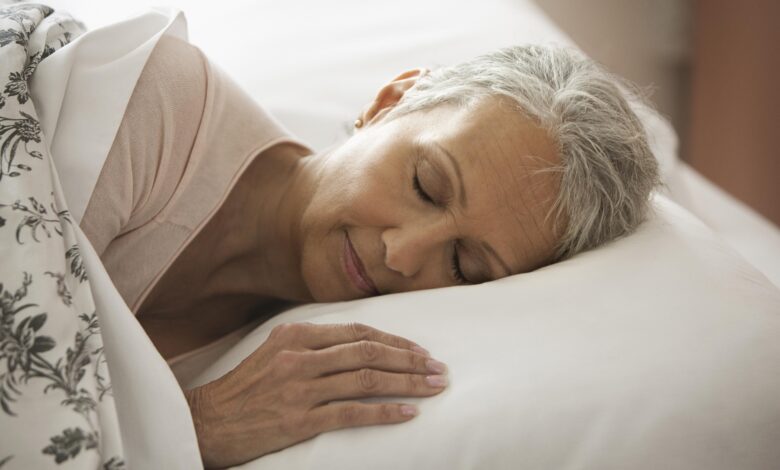 Comment le sommeil change avec l'âge