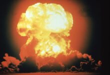 Comparaison entre la bombe à hydrogène et la bombe atomique