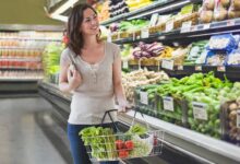 Économiser de l'argent sur l'épicerie et continuer à servir des aliments sains