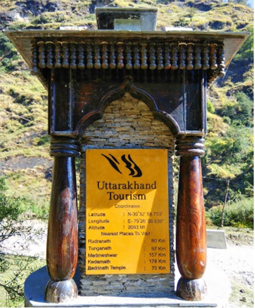 Panneau d'information touristique de la route de pèlerinage Panch Kedar par Uttarakhand Tourism. (Sushant Pandey / Connaissance de l'Inde)