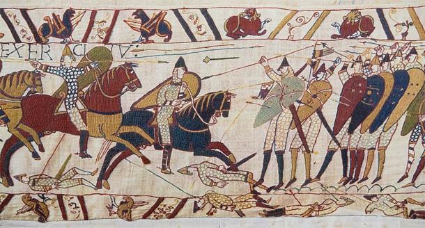 Une scène de la Tapisserie de Bayeux qui montre la conquête de l'Angleterre par Guillaume le Conquérant jusqu'à la bataille d'Hastings en 1066 (Domaine public)