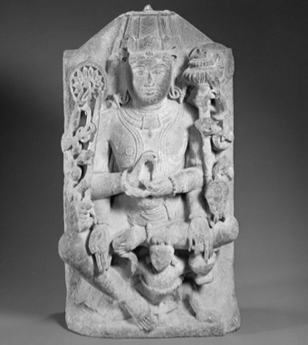 Sculpture du 12ème siècle montrant une des positions de yoga de la Bhagavad Gita. (Fæ / Domaine public)