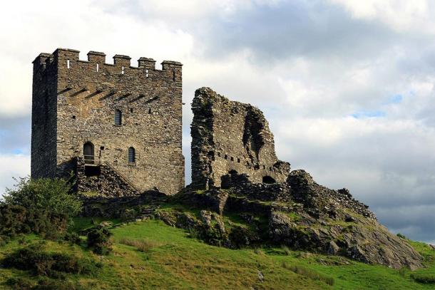 Le château de Dolwyddelan a été construit par Llywelyn ; l'ancien château situé à proximité pourrait avoir été son lieu de naissance. (Jeff Buck / CC BY-SA 2.0)