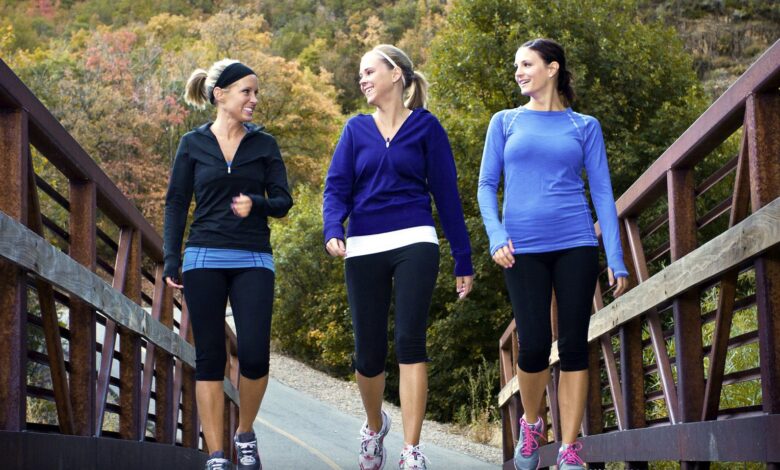 Marcher 30 minutes par jour permet de garder la graisse