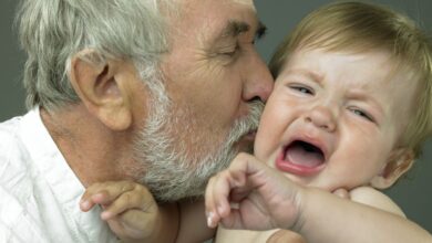 Que faire lorsque bébé n'aime pas grand-mère ou grand-père