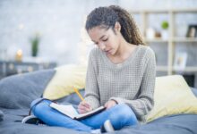 Thérapie par l'écriture pour les adolescents en difficulté