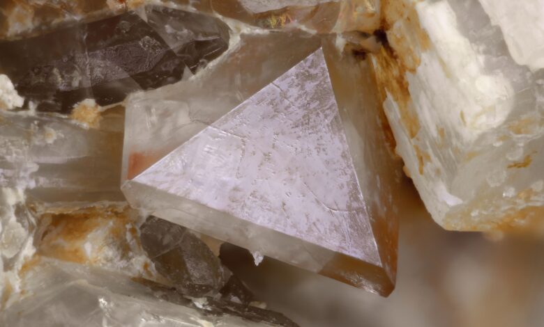 Zircon, Zircone, Minéraux de zirconium