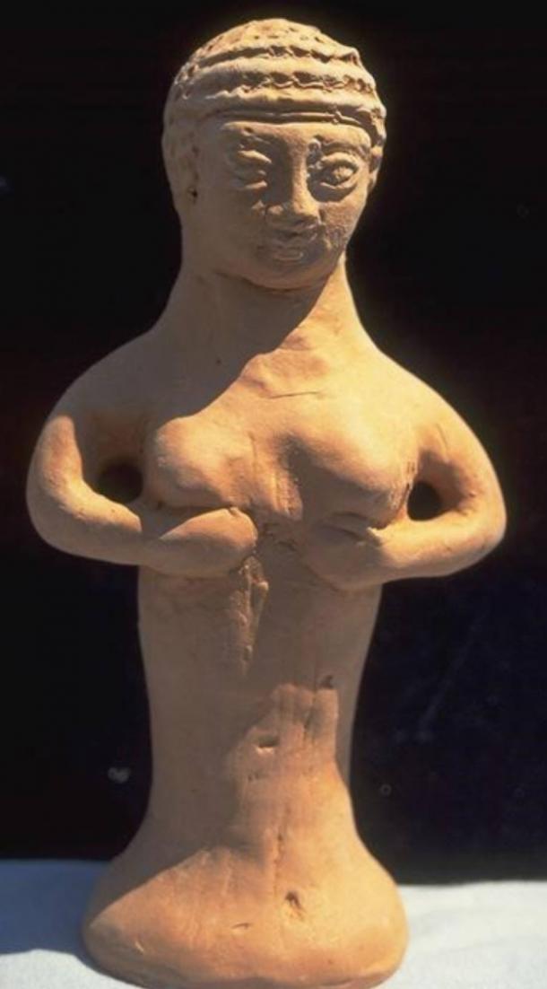 Une petite statue votive de la déesse mère d'Asherah