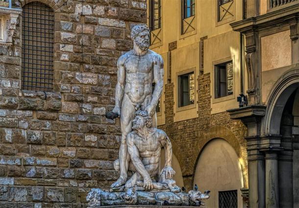 Hercule et Cacus par Baccio Bandinelli (1525-34), Piazza della Signoria, Florence, Italie. (VarnakovR / stock Adobe)