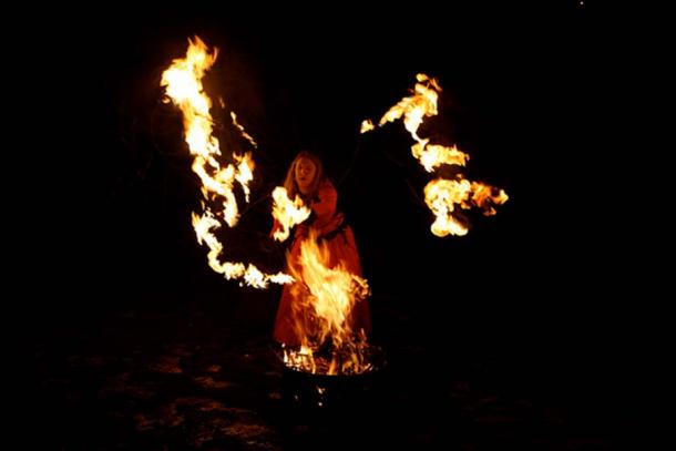 Brighid est célébré avec du feu lors d'un festival. (Mike Wright/CC BY-ND-2.0)