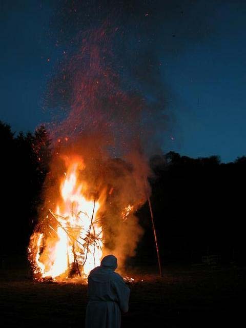 Un feu de joie rituel démontre l'ancien mode de vie celtique. (Martyn Pattison / Festival Beltain à la ferme ancienne de Butser / CC BY-SA 2.0)