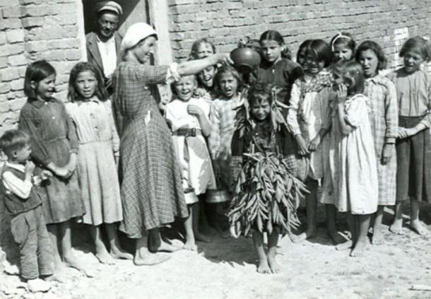 Peperuda en Bulgarie. Années 1950 (domaine public)
