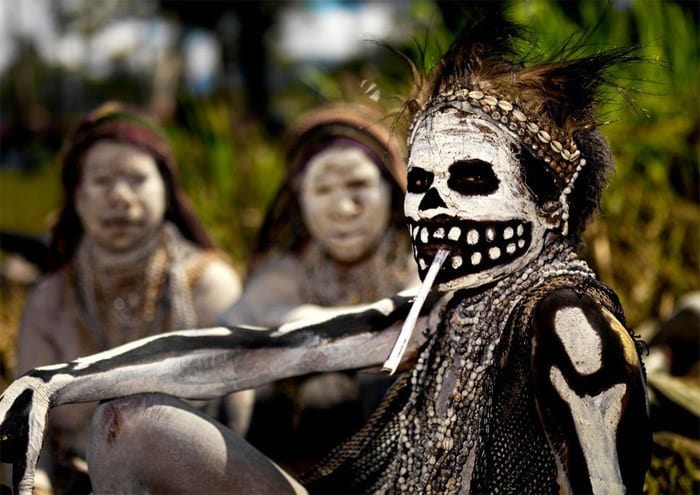 4 Célébration de la femme à la mort - Mont Hagen Papouasie-Nouvelle-Guinée
