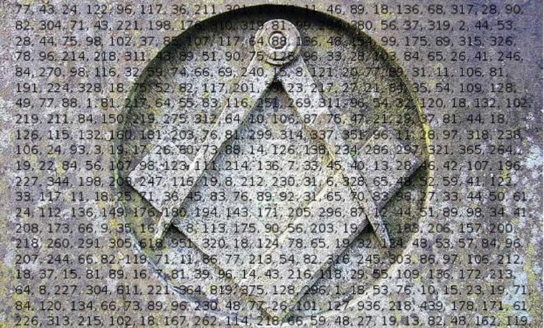 Square & compasses (Insignia of Freemasons) carved into stone. (Public Domain) Part of The Beale Papers Names Cipher C3.