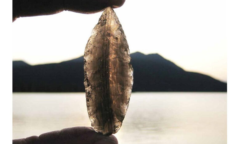 Obsidian projectile point sourced to Batza Tena, Alaska.