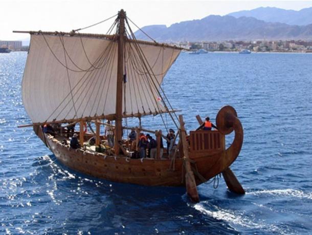 Achevé en 2008, le Min of the Desert est une réplique d'un navire égyptien qui a navigué en mer Rouge pour aller chasser il y a 3 800 ans sous la reine Hatchepsout. (Arts et sciences de l'université de Boston)