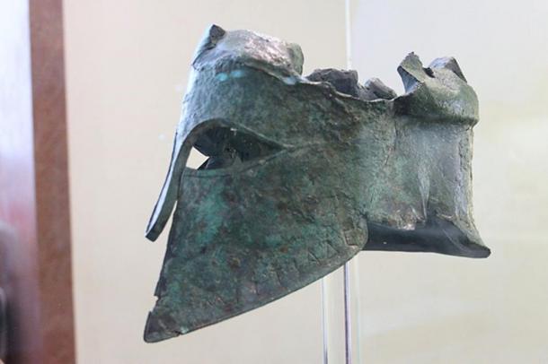 Casque de Miltiades le Jeune, Musée archéologique d'Olympie.
