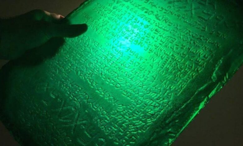 Representation of the Emerald Tablet
