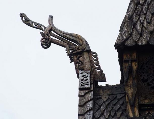 L'église en douelle de Borgund avec son architecture en serpent de bois 