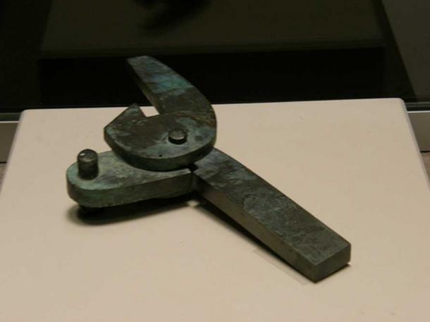 Gâchette en bronze pour une arbalète extraite de la fosse n°1 de l'armée en terre cuite 