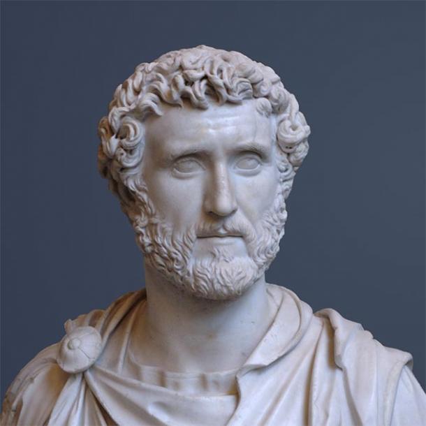 Buste d'Antoninus Pius, il a adopté Lucius Verus et Marcus Aurelius. (Waterborough / Domaine public)