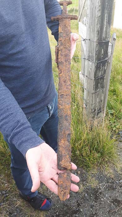 Une épée vieille de 1000 ans trouvée en Islande 