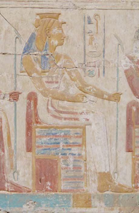 Représentation anthropomorphique de la déesse Heqet dans le relief du temple de Ramsès II à Abydos. (Oltau / CC BY-SA 3.0)