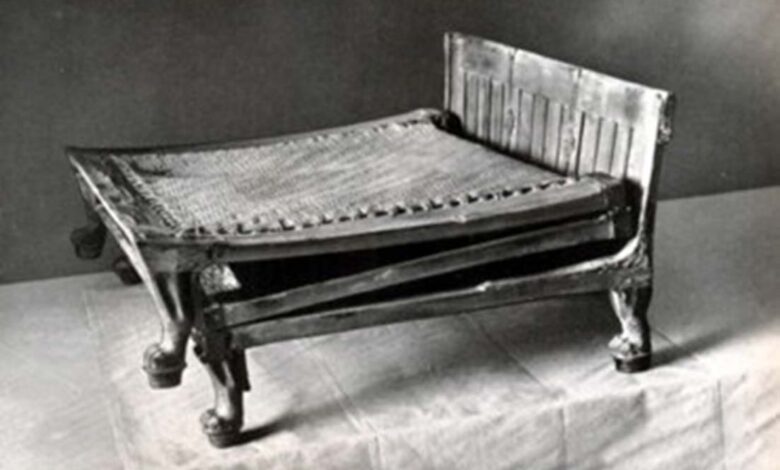 Photo of camping bed found in Tutankhamun tomb. By Harry Burton