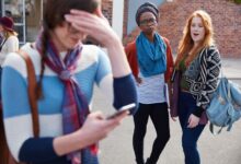 Comment le harcèlement peut affecter les jeunes adultes à l'université