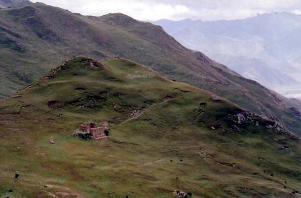 Une sépulture dans le ciel de la vallée de Yerpa, au Tibet 