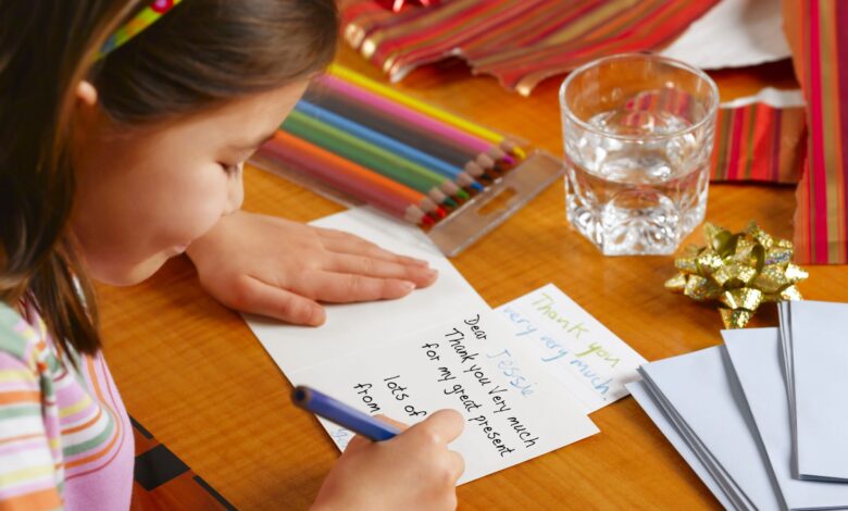 Faire en sorte que votre enfant écrive des notes de remerciement