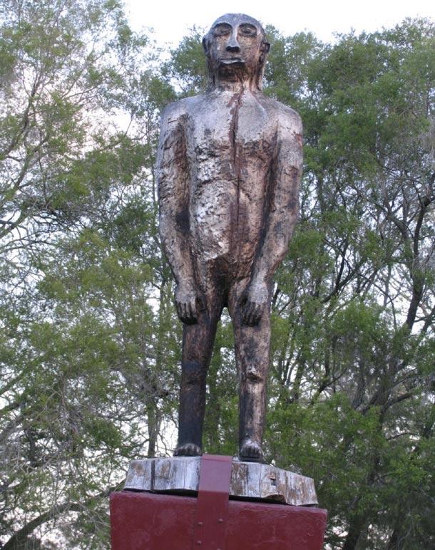 Statue d'un Yowie, Kilcoy, Queensland, Australie